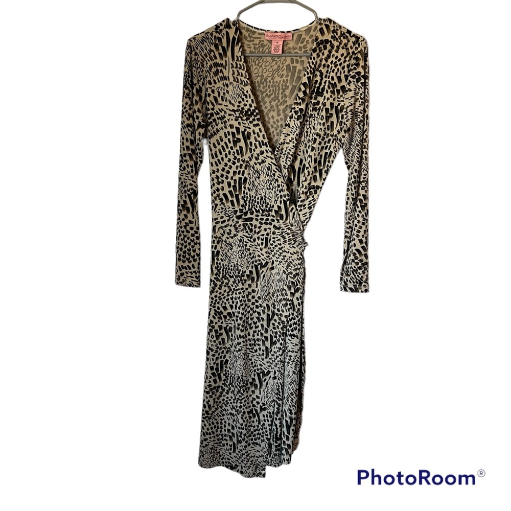 Bandolino true wrapped  animal abstract print  long sleeve midi dress M